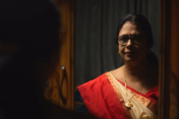 টলিউড অভিনেত্রী দর্শনা বণিক হাসপাতালে ভর্তি: তীব্র গরম ও সংক্রমণের কবলে তারকা