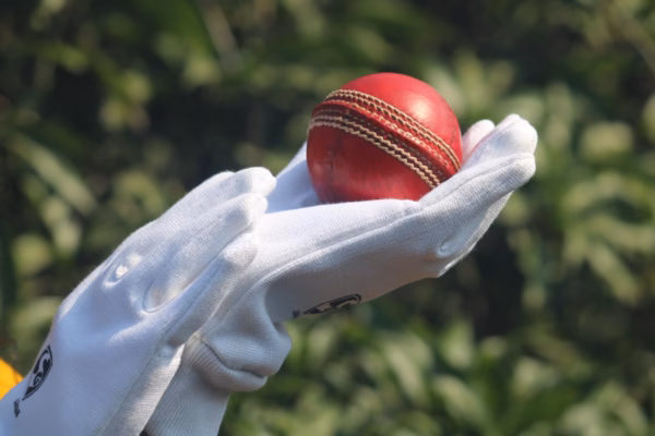 দিল্লিতে নতুন ক্রিকেট অ্য়াকাডেমির উদ্বোধনে বিরাট, পাশে পেলেন ছোটবেলার কোচকেও