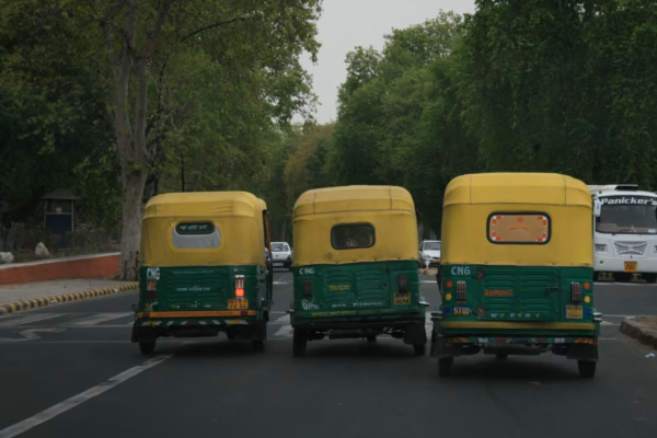 ভারতের শহরাঞ্চলে সিএনজি গাড়ির ক্রমবর্ধমান জনপ্রিয়তা: সাশ্রয়ী ও পরিবেশবান্ধব বিকল্প?